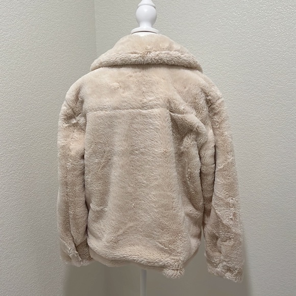 ✨Fashion Nova Faux Fur Jacket - Picture 9 of 17